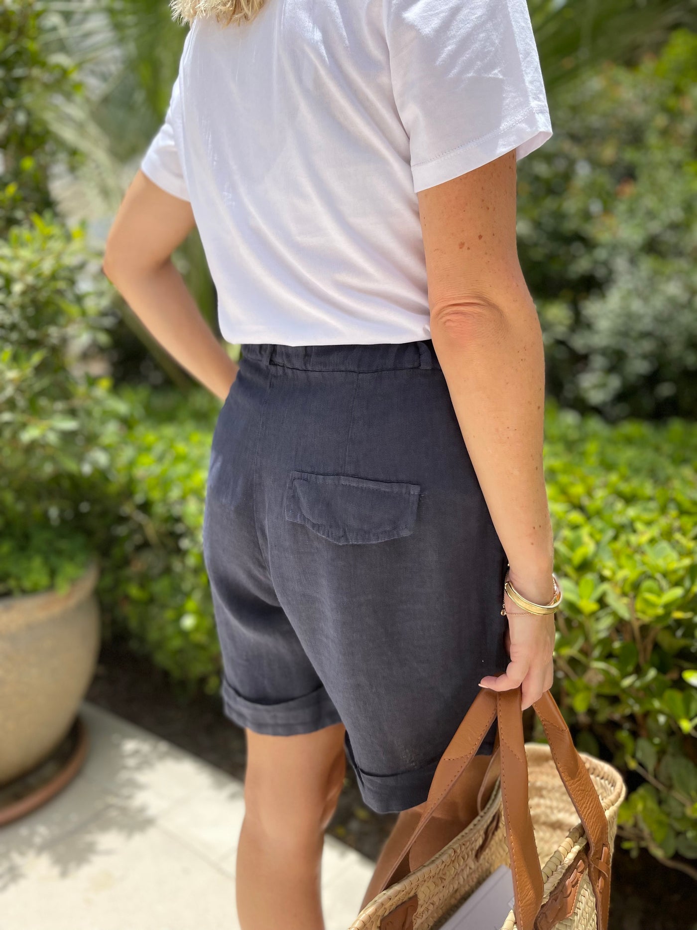 Pippa Linen Shorts in Navy