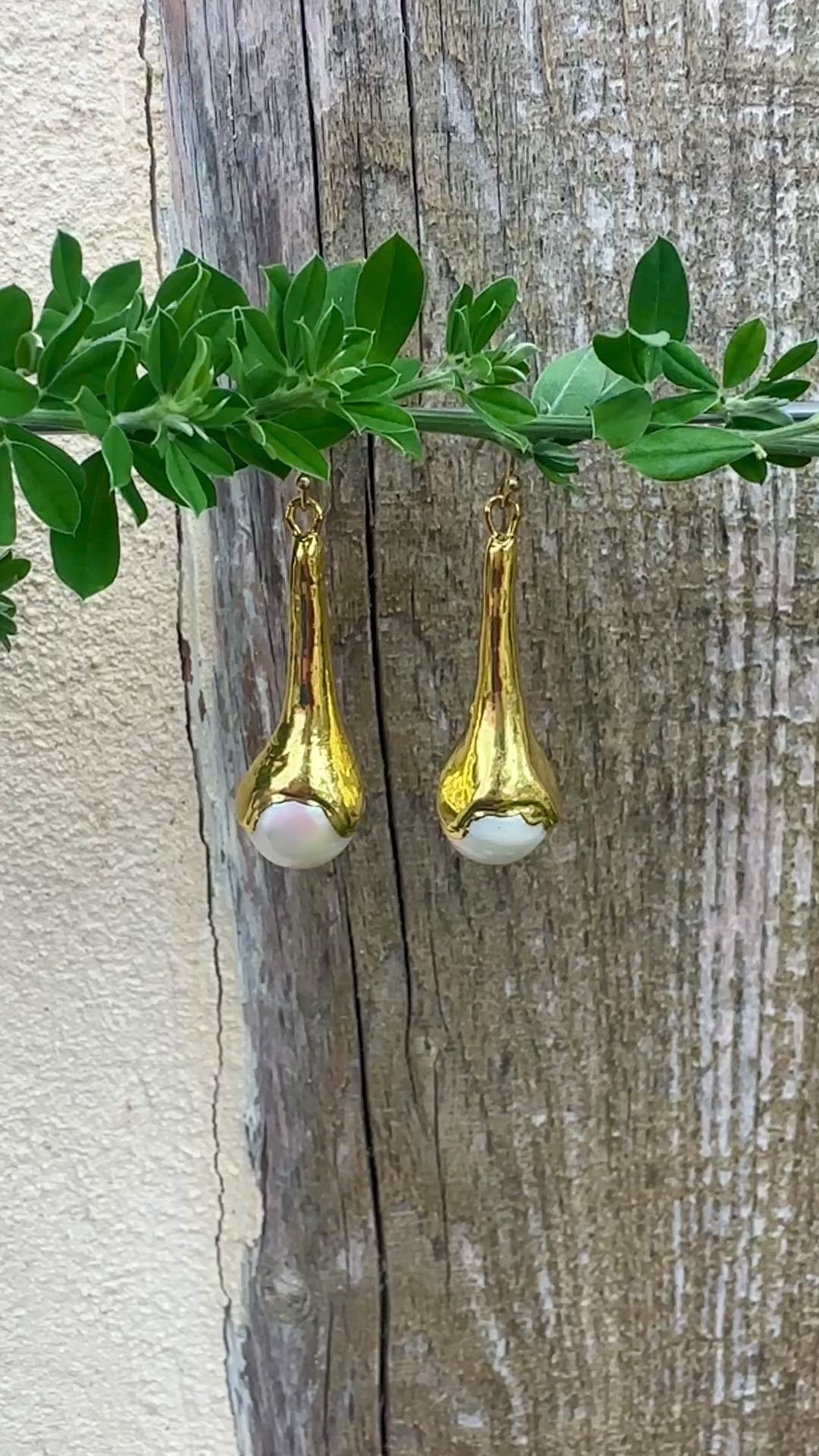 Hebe Pearl Earrings